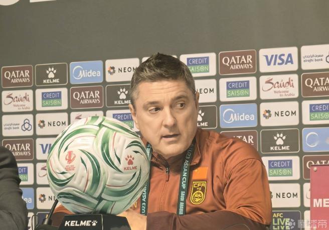 质疑安东尼奥，质疑45°炸，质疑狗叼飞盘战术，这些都是不懂球的人！因为0:0