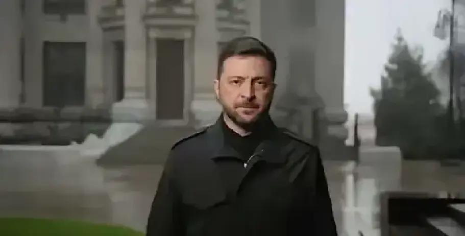 果不其然。乌克兰总统泽连斯基突然宣布了，拒绝任何“割地换停火”的方案，对网