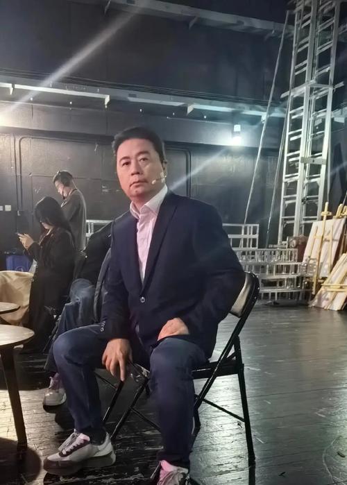 我问我妈，这个汪海林到底什么来头？居然敢说赵丽颖的演技不如杨幂，还说过肖战的演