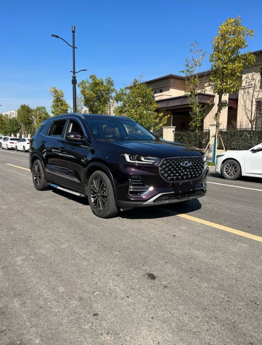 现在我的车子已经有4年之久了，也是最早的一款瑞虎8plus,当时感觉外观比较好看