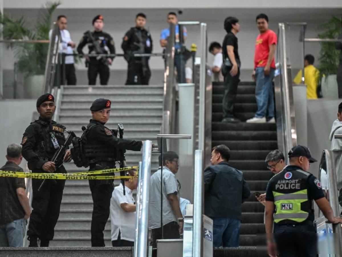 小马科斯死侍严阵以待，杜特尔特出狱即“落网”，一声令下必擒之目前杜特尔特仍被关