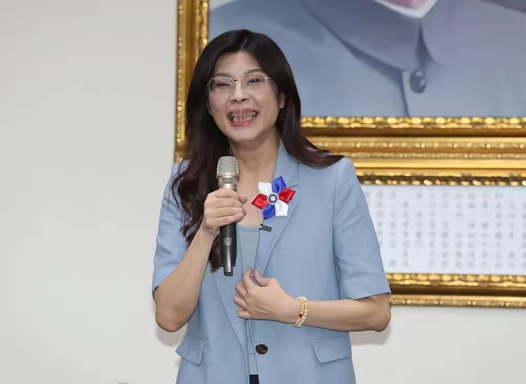 国民党接到中国大陆的贺电！在10月18日，郑丽文当选国民党主席之后，收到了中国大