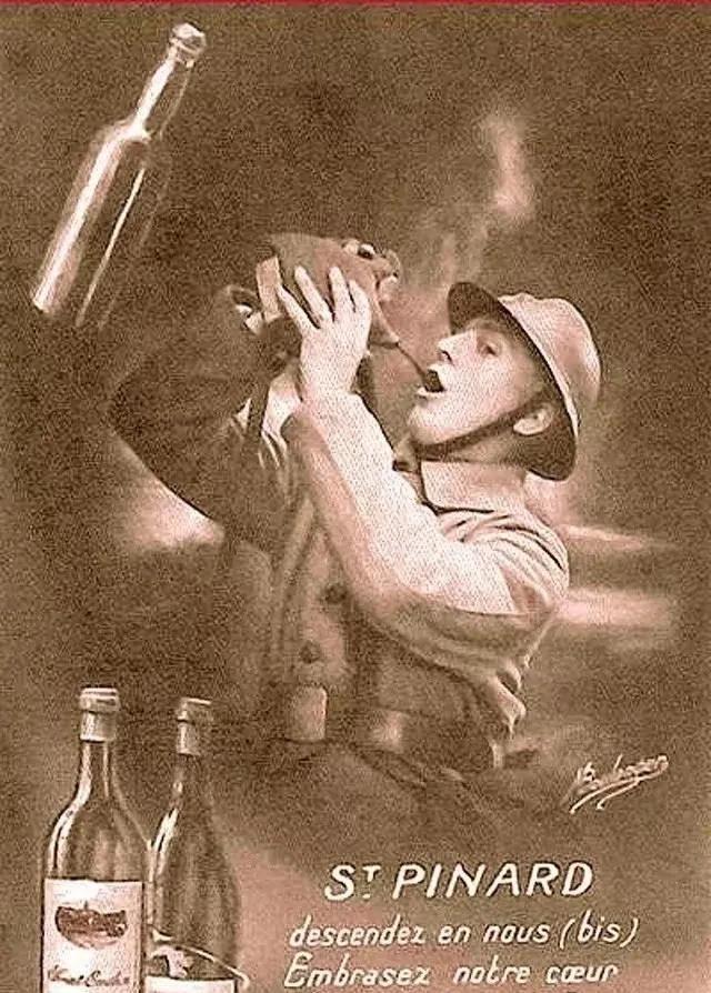 在第一次世界大战的西线战壕里，硝烟弥漫、尸横遍野，一切都仿佛凝固在泥泞与血腥中。