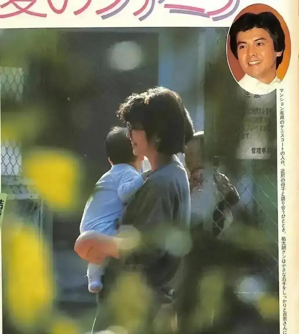 15岁演《伊豆的舞女》，那是含苞待放。到了1975年的《潮骚》，眼神就不一