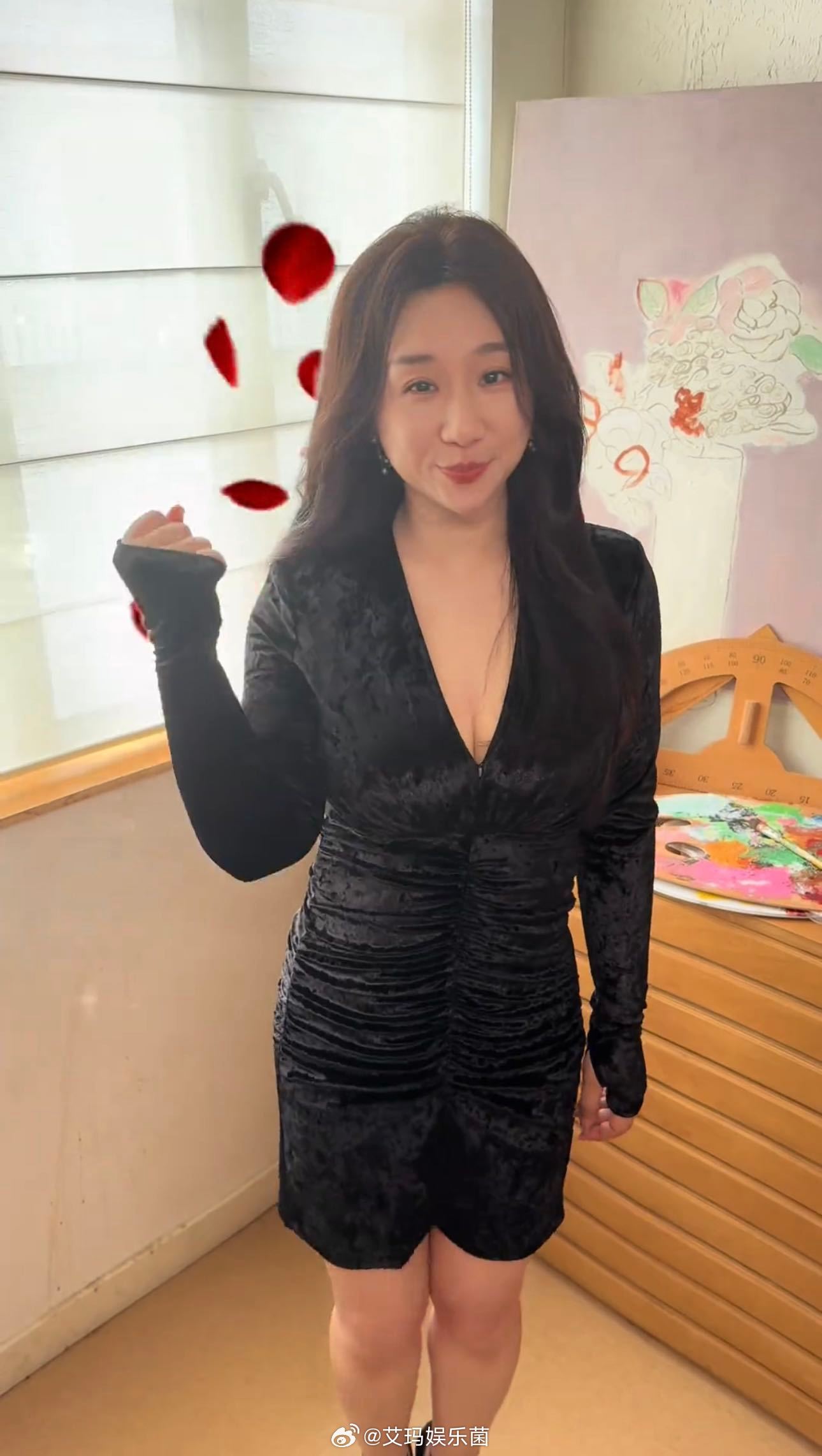 傅首尔微改小天才果然没有丑女人，只有懒女人，和李雪琴一样开始走颜值路线了？​