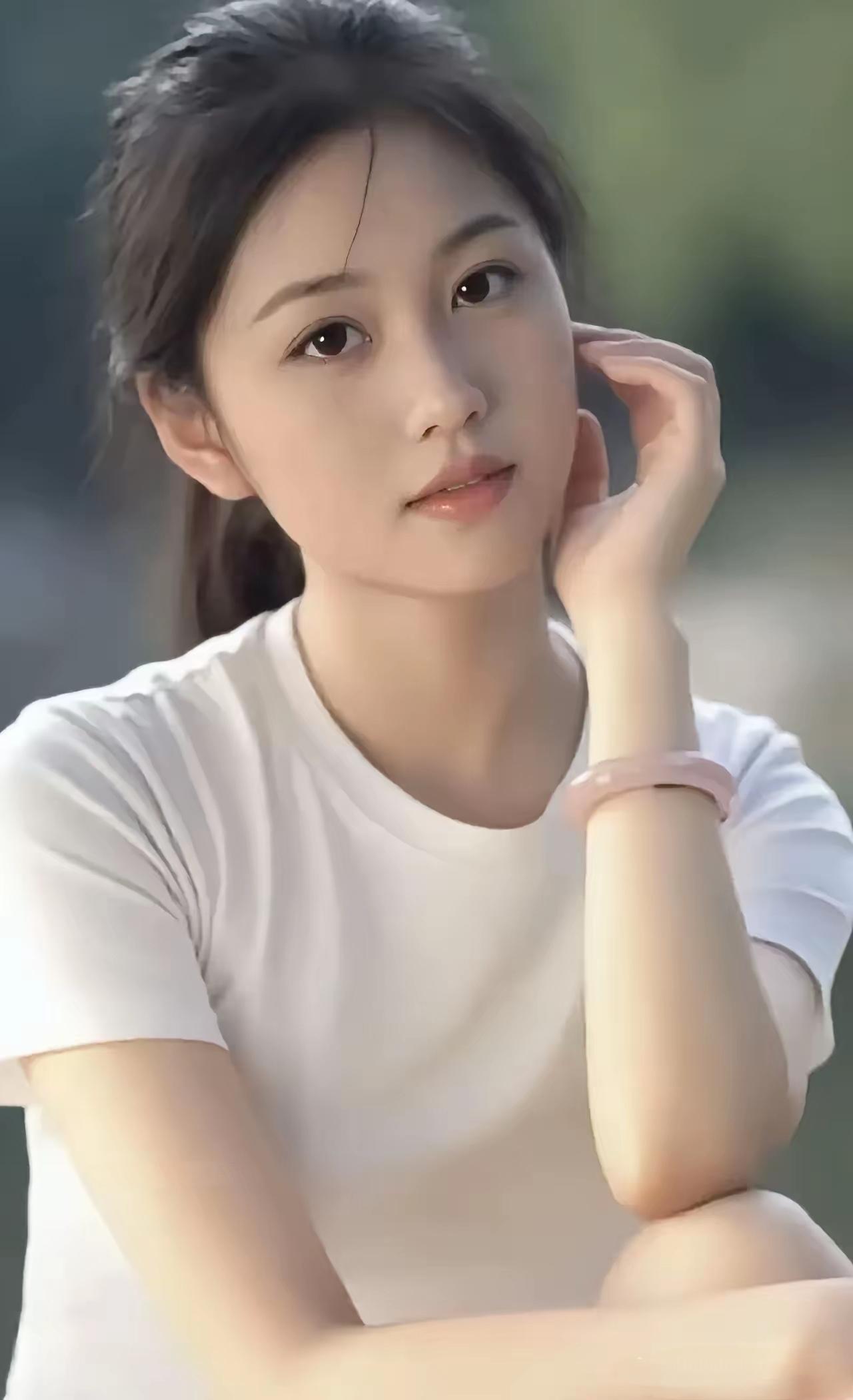 如何穿搭显得淑女一点
