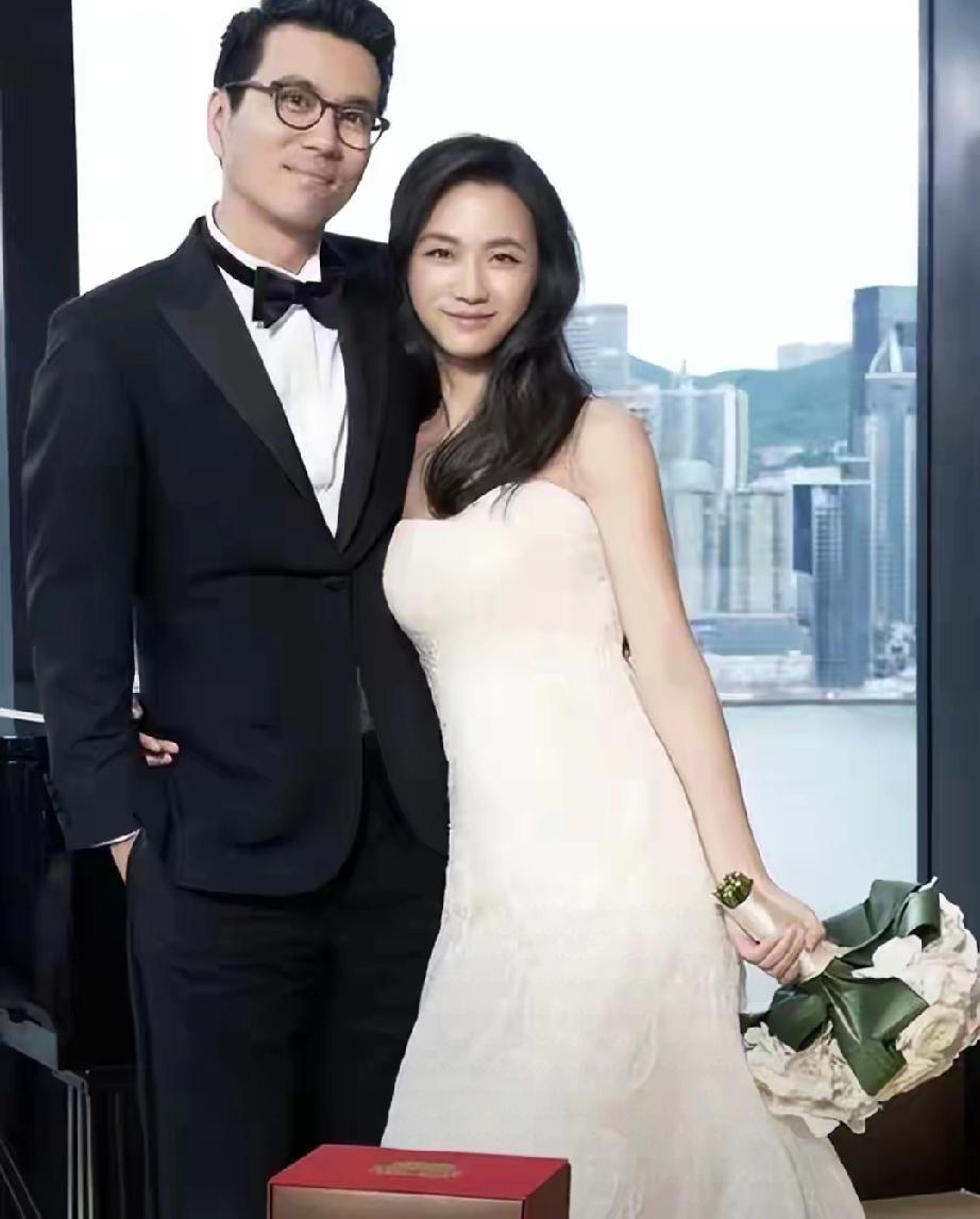 汤唯现身上海状态惊艳，离开朱雨辰才是人生最清醒选择4月27日，