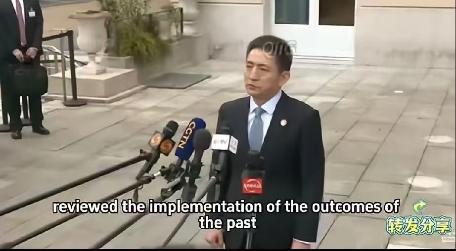 真的太提气了！外国记者用英语icon提问，咱们部长直接用中文原声回答，不翻