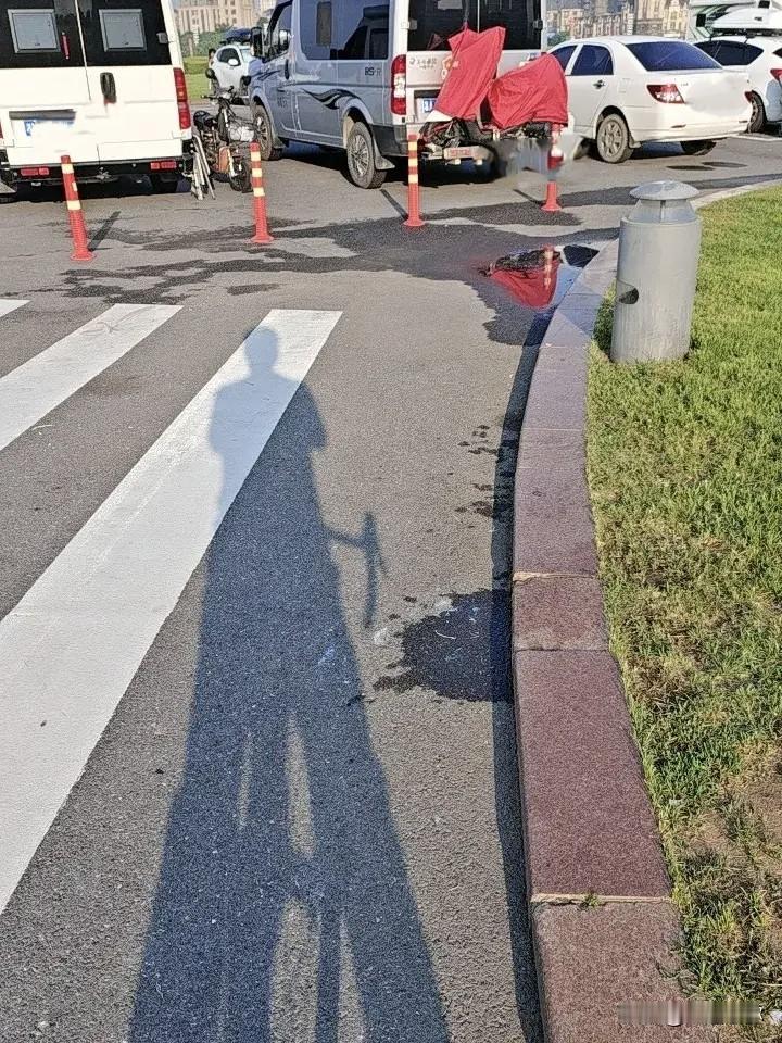 大连星海广场变“房车营地”？高科技地磁管不住污水横流！咱大连的“脸面”星海广