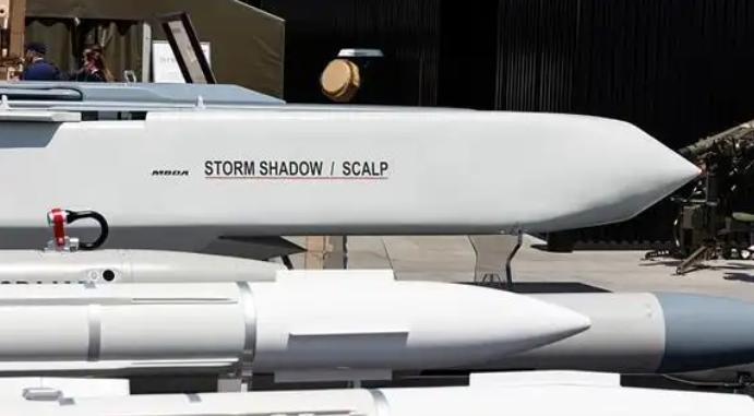 俄乌冲突彻底闹大了！这一次不仅俄乌双方剑拔弩张，连英国也被直接拖下水。说起来