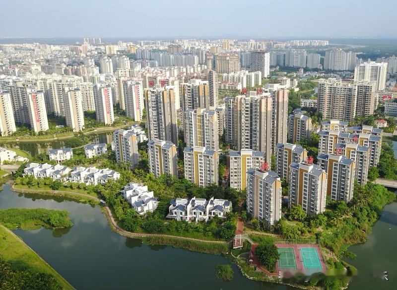 现在深圳楼市，一些核心地段的小户型，总价200多万，月租金却能达4000元以上，