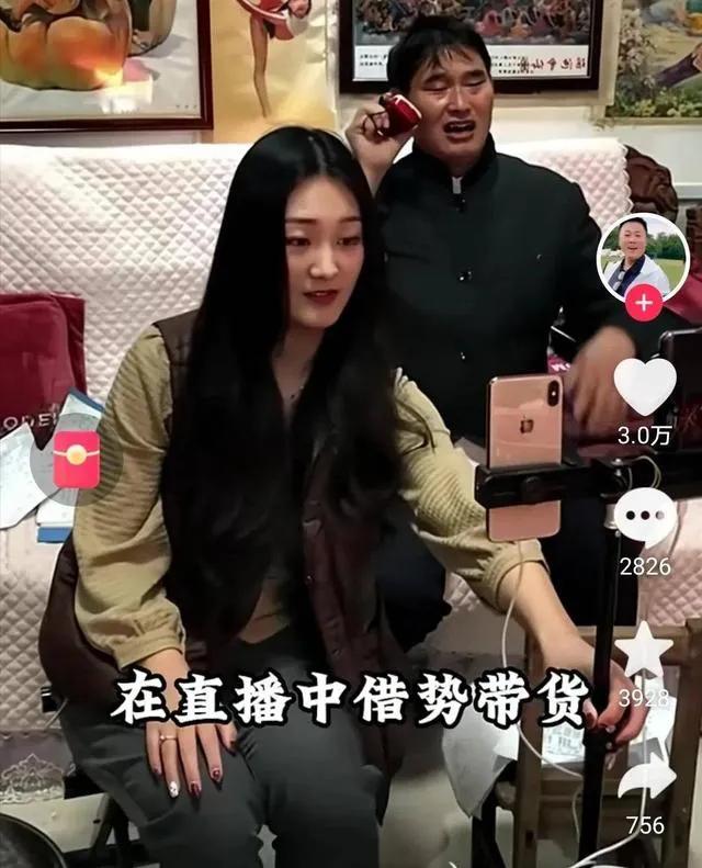 憋了五年，大衣哥朱之文终于松口聊起儿子和陈亚男那段往事。他说得挺平和：那年孩子太