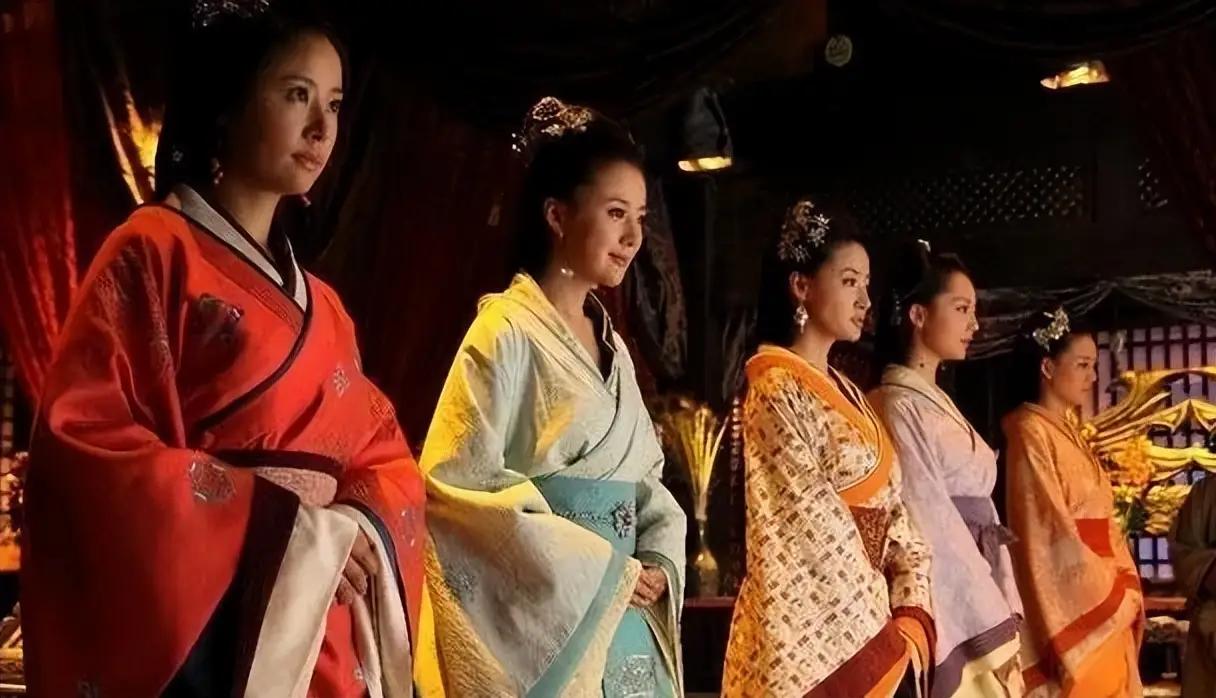 野史：王莽当皇帝后，把守寡多年的女儿王嬿叫到身边，对她说：“你才18岁，不应该