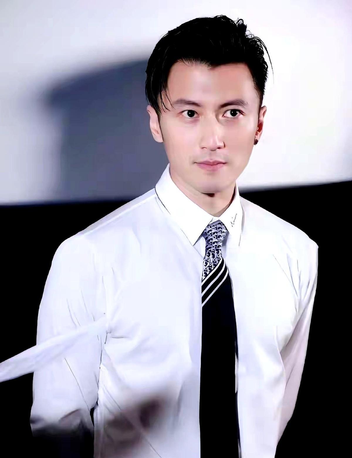 我研究了窦唯、李亚鹏、谢霆锋的后半生，发现一个惊人规律：王菲，就是他们命中的那场