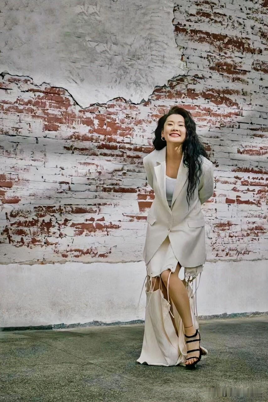 何赛飞真的是个大美人！