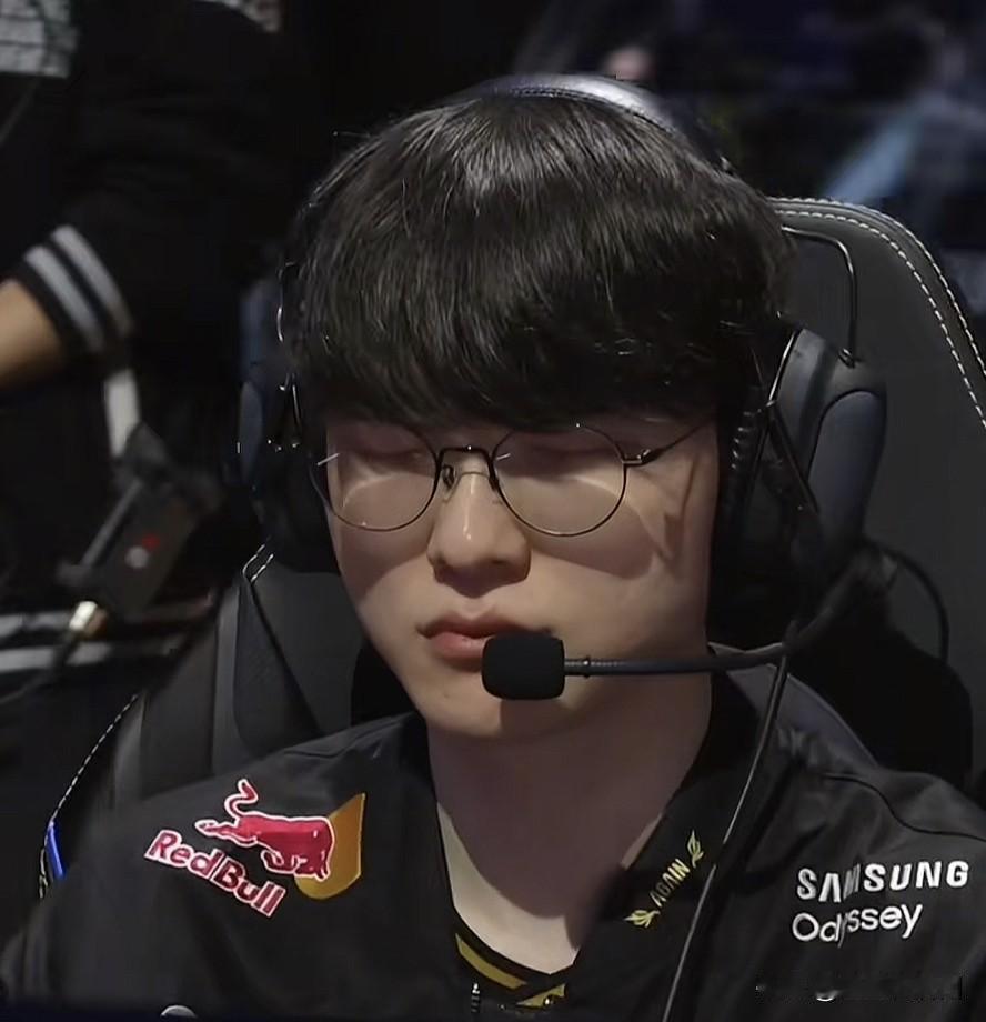 今年SKT绝对会止步半决赛，Faker六冠梦破灭，因为有2个重要原因，1、