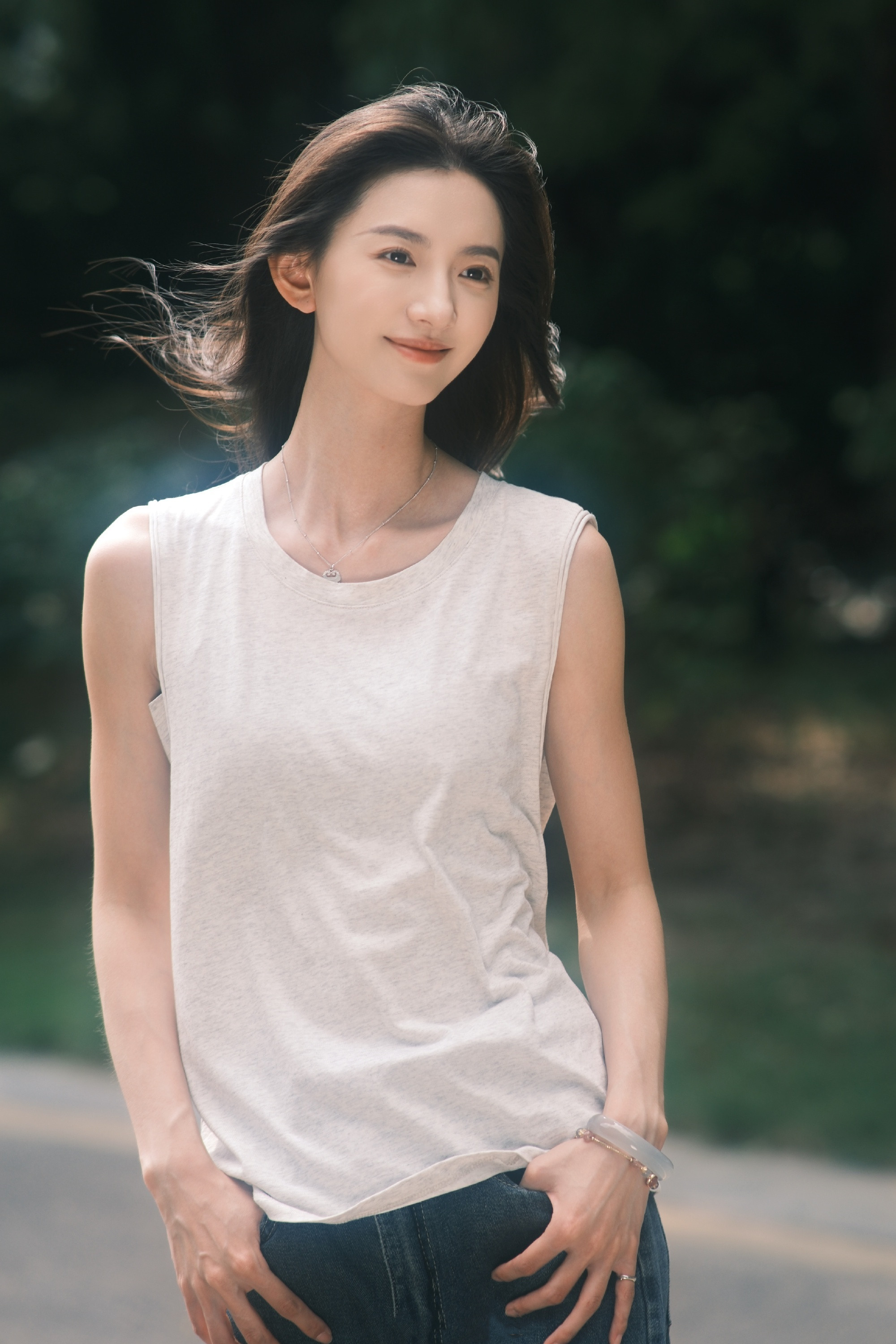 张石头：据说是于正签的新人，长相柔美古韵悠悠