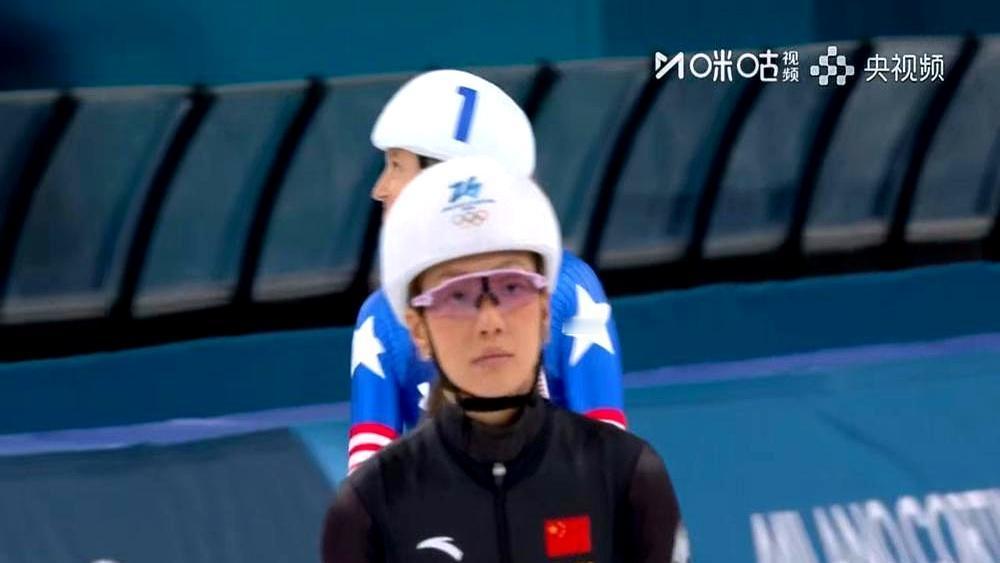 冬奥会最没悬念的一场决赛，荷兰40岁大爷几乎套圈夺金，背后真相让所有短道迷沉默。