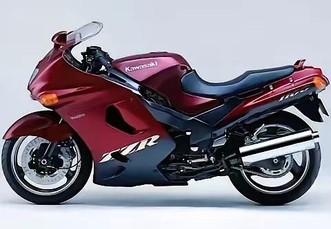 日本摩托圈现在最怕的一个人，是个湖南山沟里出来的修车师傅。这人叫张雪。14岁