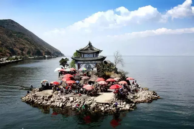 这届网友五一扎堆自驾去大理昆明成为五一自驾热门城市自驾车队在昆明稍作停留，便向着