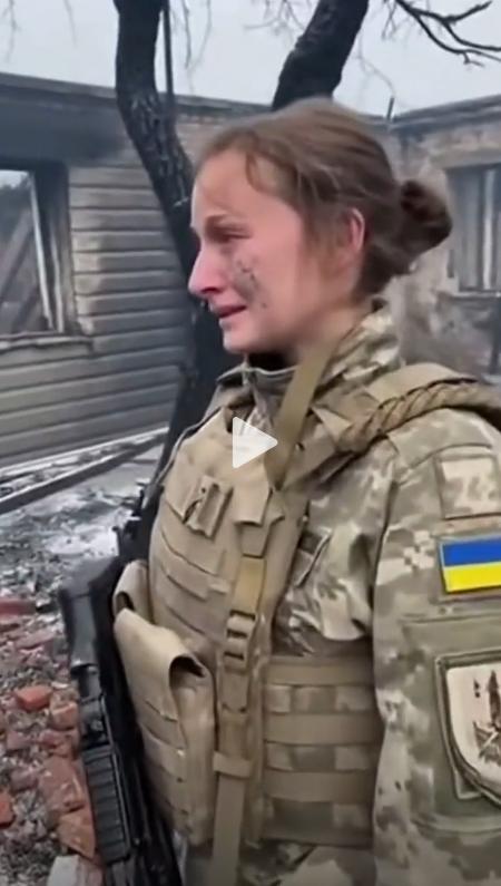 在乌军的队伍中，有女人，有体育运动员，有大学老师，政府官员，有导演，有俄罗斯人，