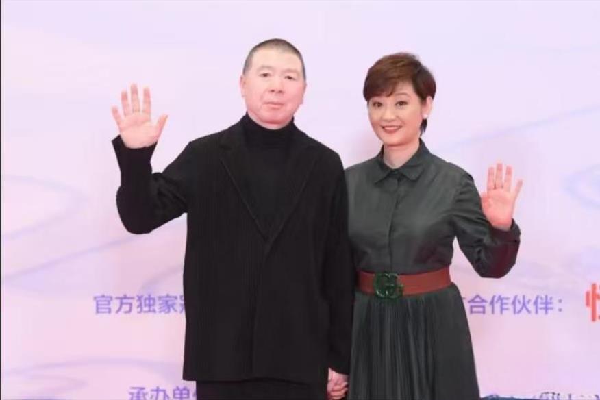 “冯小刚徐帆秘密离婚！”“90后女星插足，数十亿家产分割完毕！”反转打脸：那