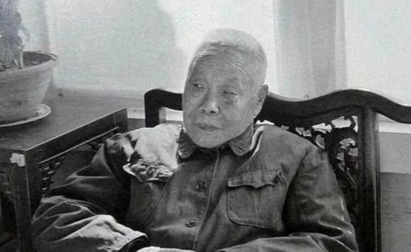清朝太监回忆：妃子洗澡从不用手，也不避讳太监，十分侮辱人。晚清太监孙耀庭晚年口述