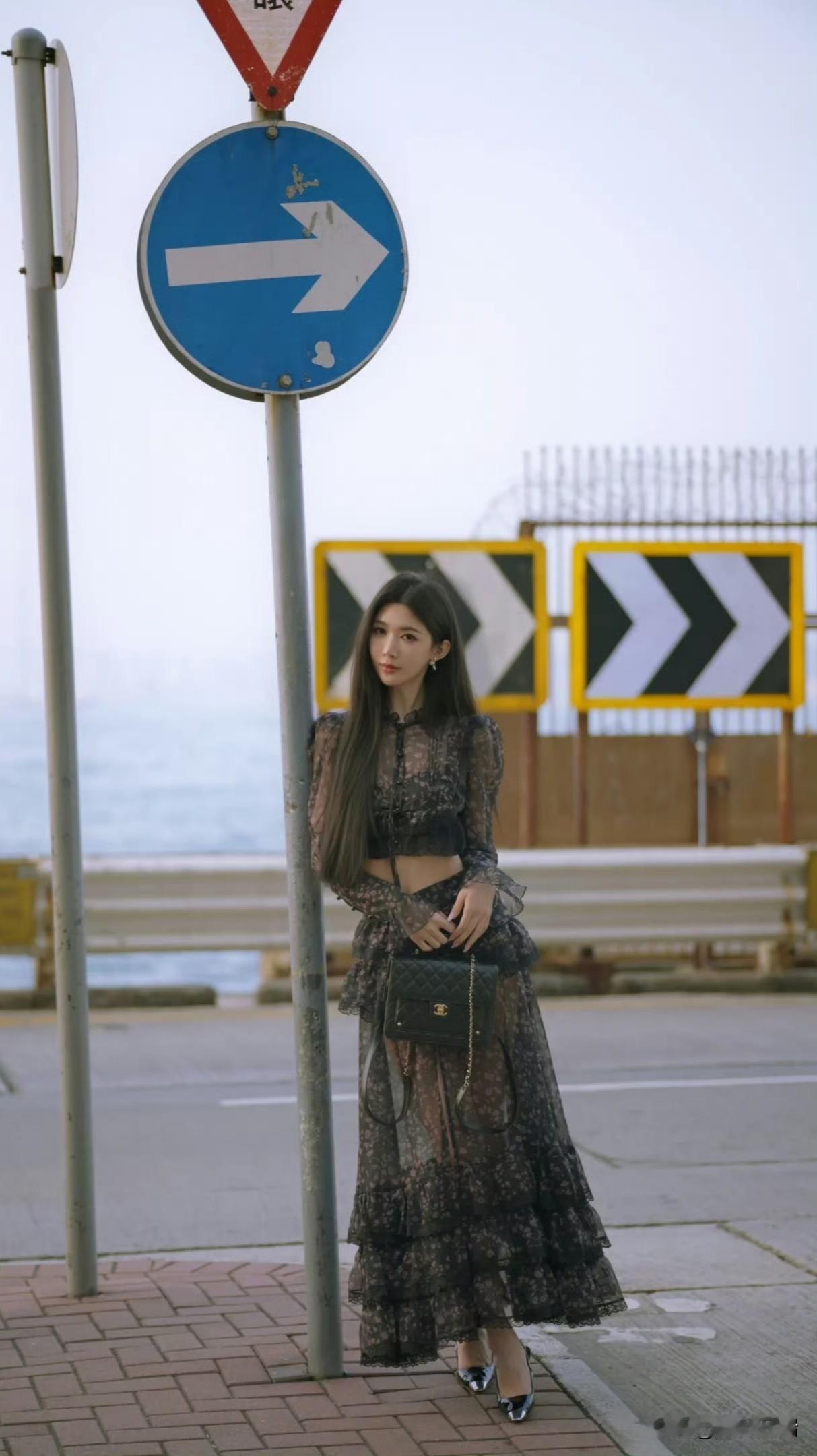 都市街头风，复古蕾丝裙，优雅气质，街拍大片。