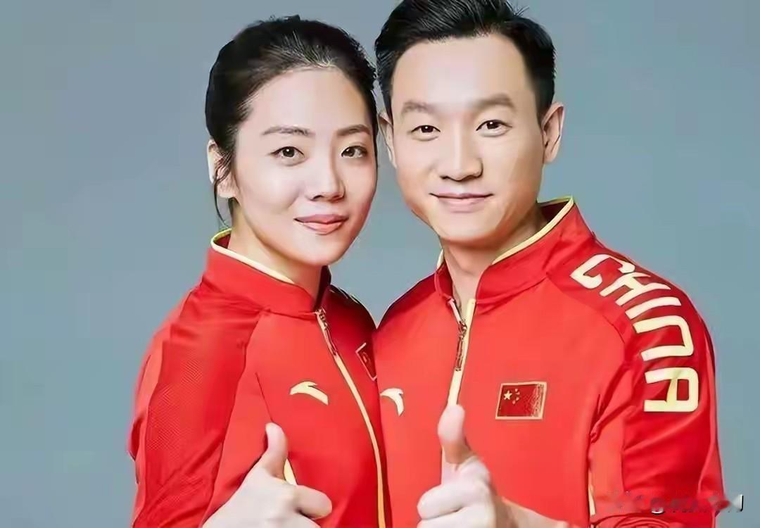 奥运冠军杨威一家六口挤在香港40多平出租屋：夫妻睡1米2小床，儿子杨阳洋睡沙发，