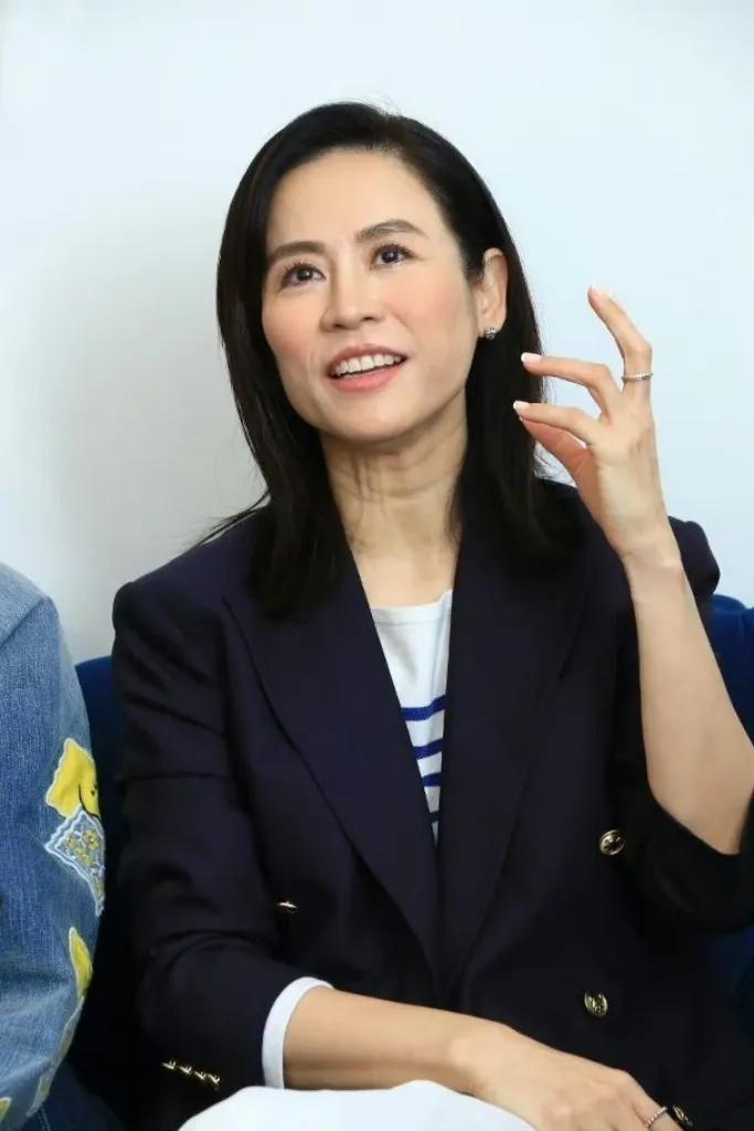 55岁宣萱：没试过医美微调怕上瘾！香港演员宣萱近期因公开表示拒绝尝试医美项目引