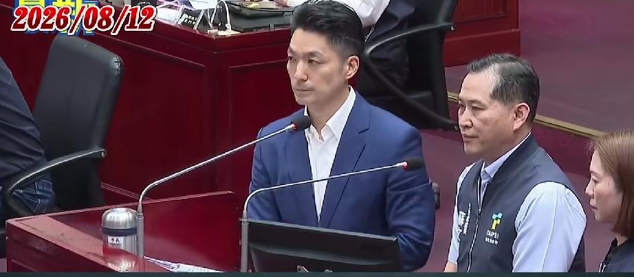 韩国瑜刚骂完傅崐萁，蒋万安就成了第一个受害者——这场火烧到自己人身上了简舒培