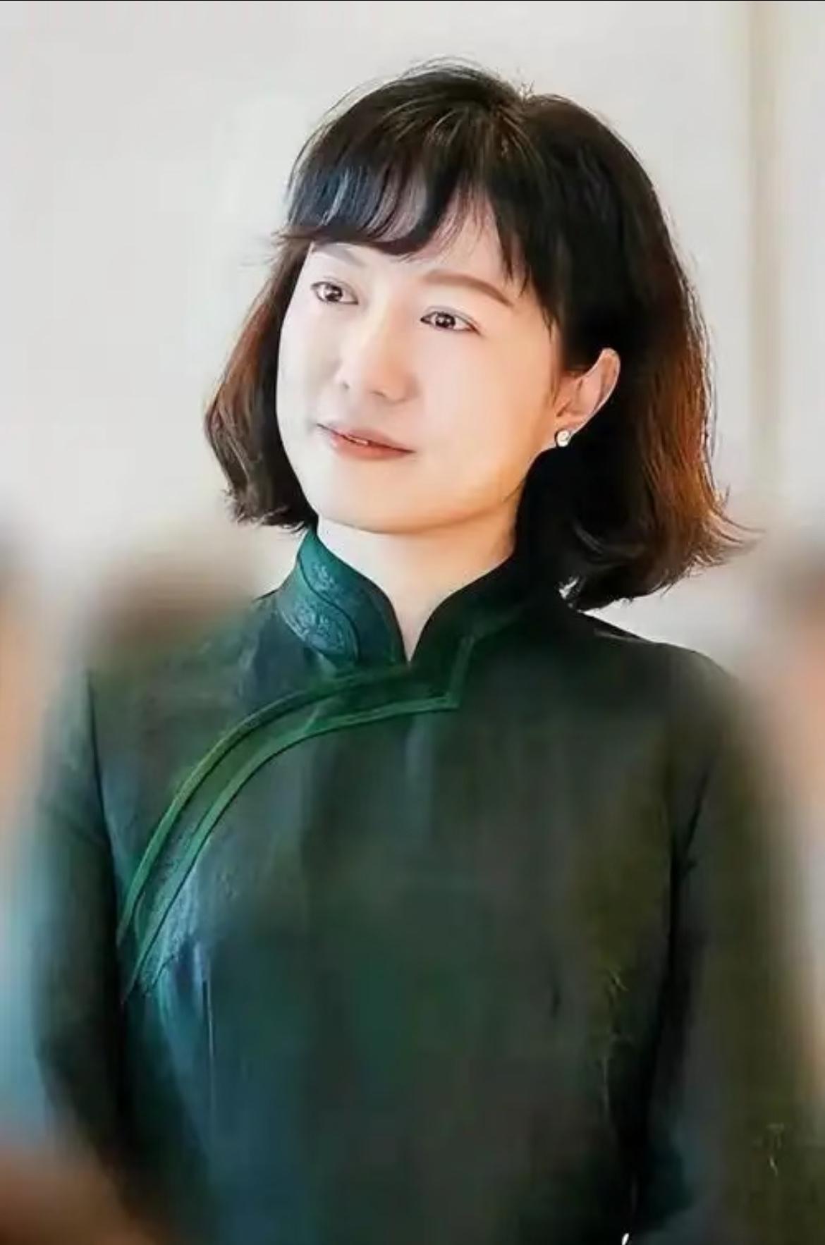 所有人都在等看翁帆的“笑话”，觉得杨老一走她就得露“真面目”，没想到她直接搬