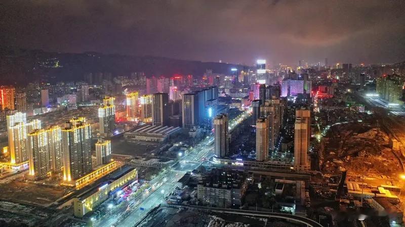 兰州楼市：7月数据显示，兰州新房、二手房环比双双下跌0.2%，跌幅不算大，但