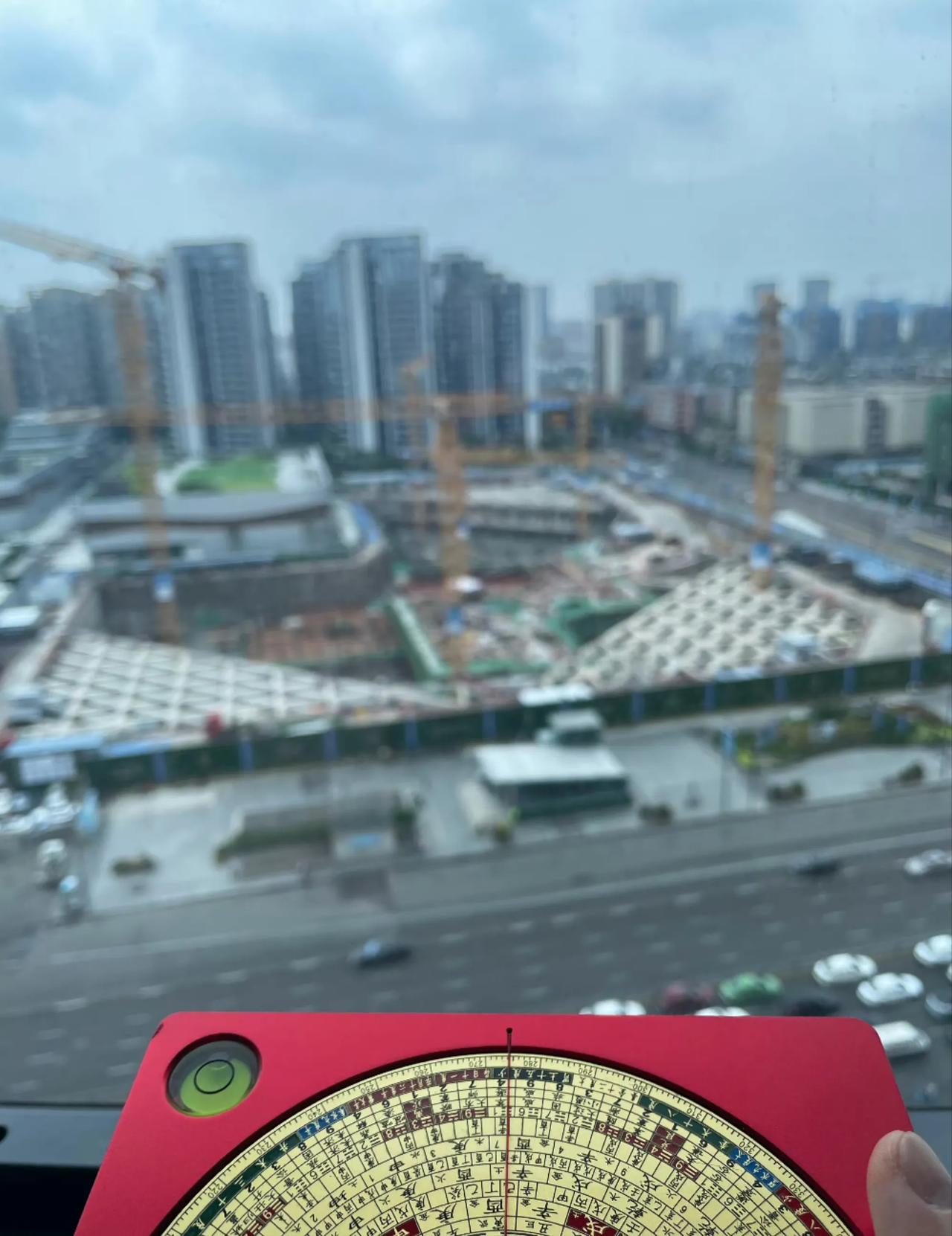 今日运势：乙巳年甲申月丙辰日2025.8.15日鼠：小吉运势佳牛：别丢