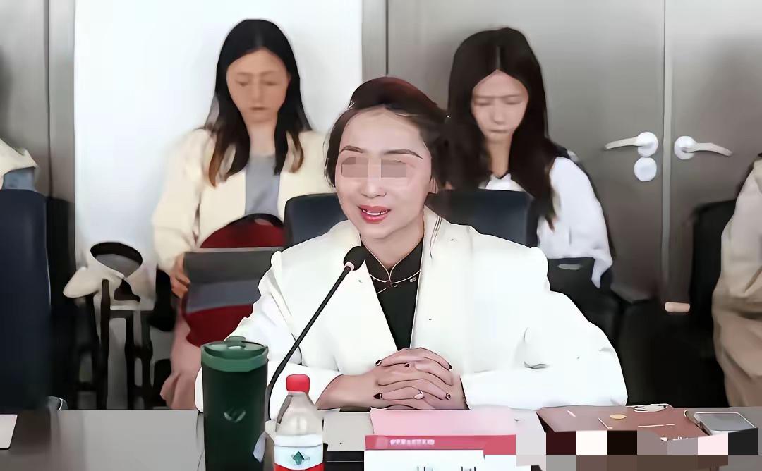 大家为什么追着北理工裴轶穷追猛打，她一个双非院校毕业，水了两个英国的硕士，再申请
