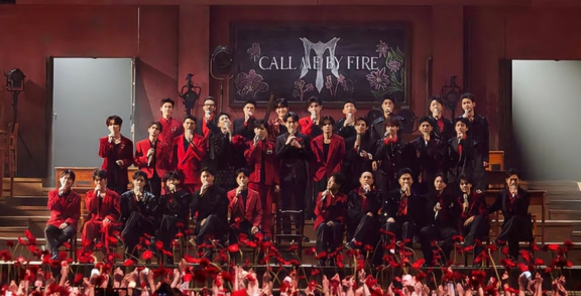 曝披哥停播曝披哥热度不足停播《披荆斩棘的哥哥》是芒果TV男性音乐竞演综艺，集结各