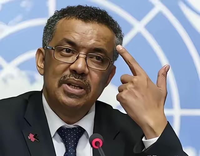 世卫组织谭德塞1月22日清早被一消息“炸醒”。美国正式退出世卫组织了，美国欠的2