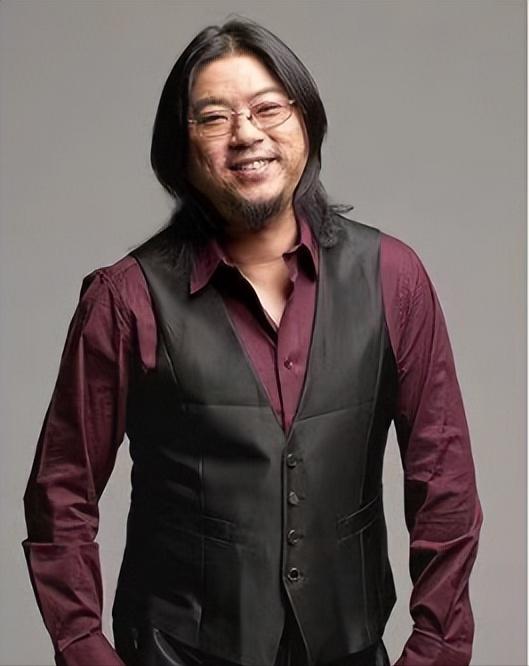 算命先生对19岁的高晓松说：“你只能活到35岁。”他听完笑了笑，不以为意。不料，