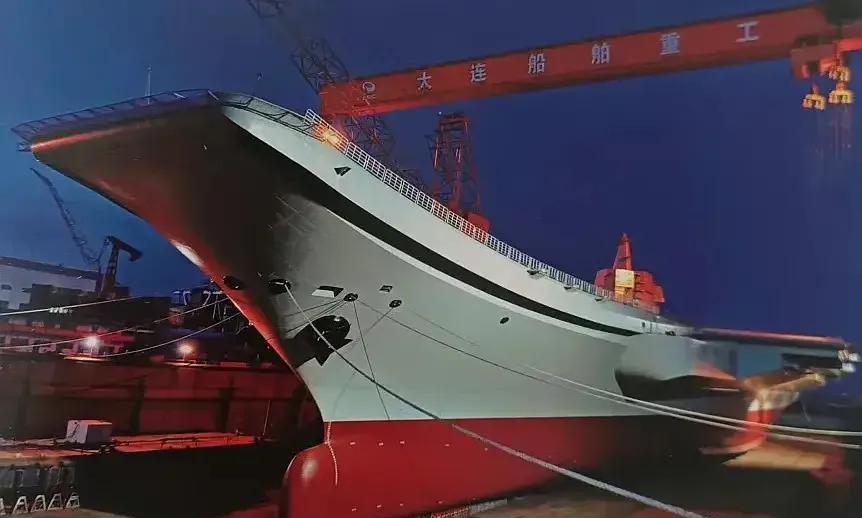 大连造船厂远不如上海造船厂，新航母竟然还采用落后的塔式建造，而不是像福建舰一样采
