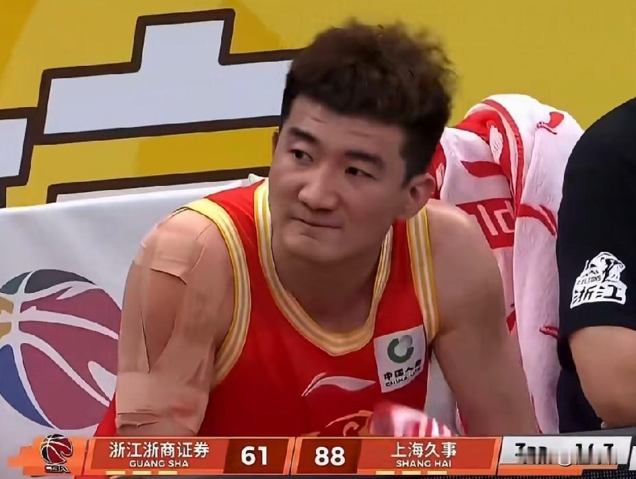 力挺孙总！布朗谈孙铭徽：“很多人都在诋毁他，但是，他是带着伤病，一直在咬牙坚