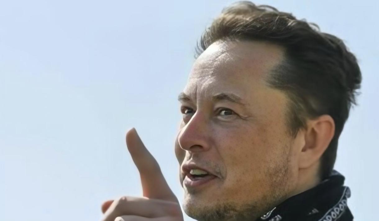 埃隆·马斯克又在国际科技圈整出大动静，抛出个超有争议的观点！在2025年德国WE