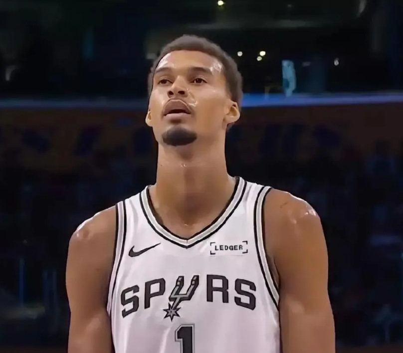 差距一目了然！！同样是球队的首发大中锋！约基奇：本赛季目前打了61场比赛，总