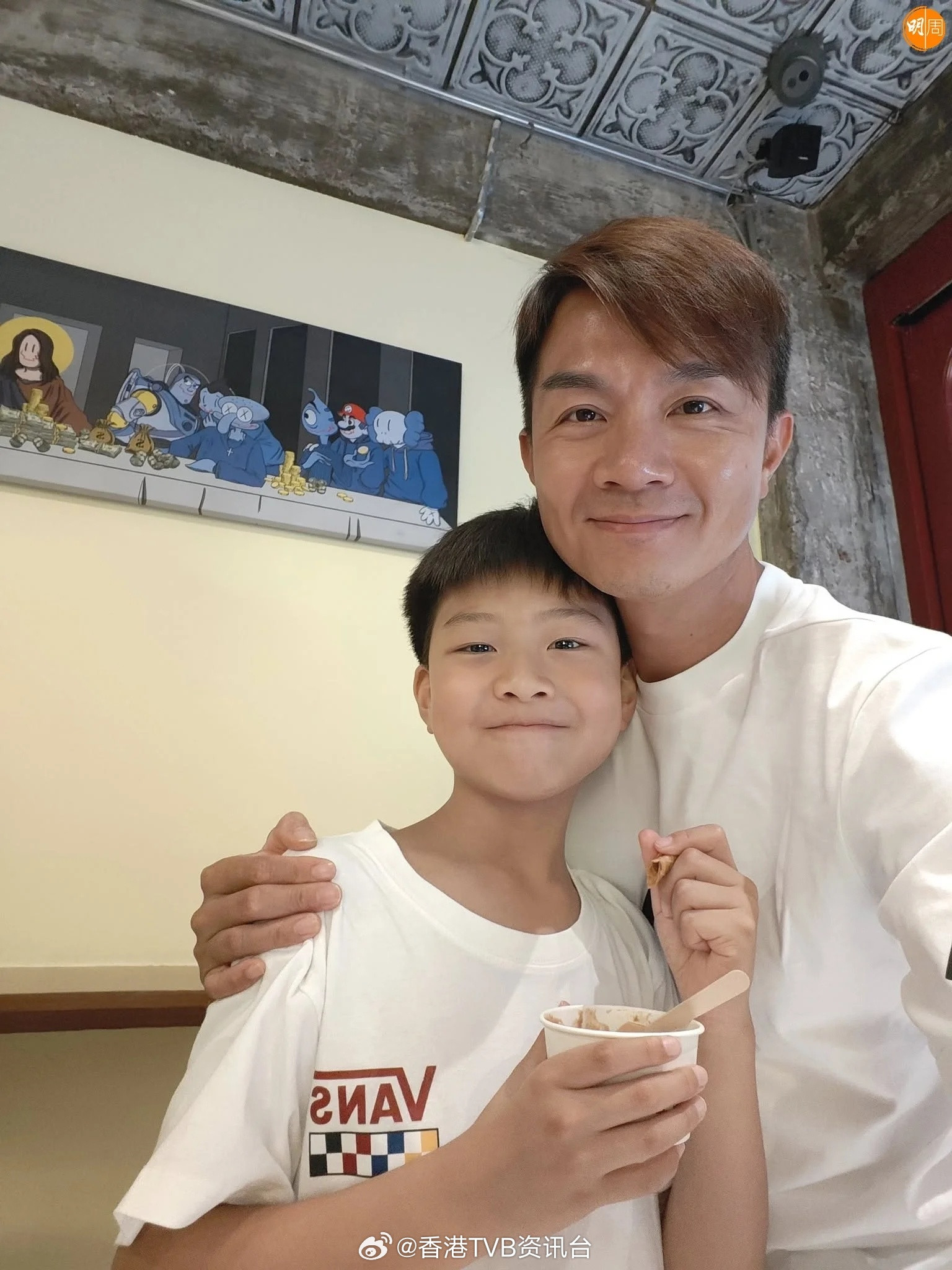 胡诺言与TVB及广告代言相继续约结婚17年分享夫妻相处之道在陈琪面前化身小男