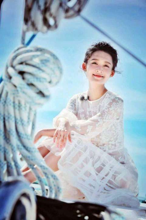 李沁跑男与迪丽热巴转圈圈两个清纯美少女画风太美