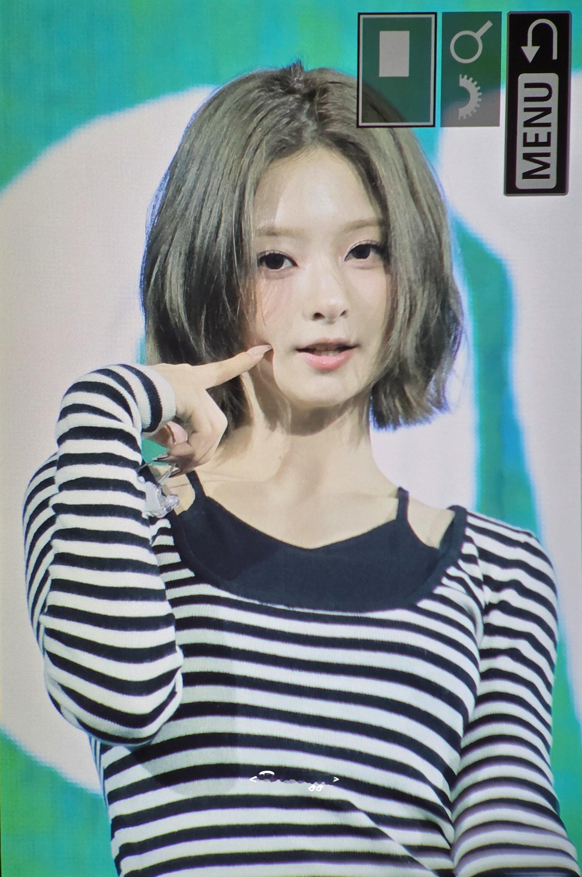 李娜炅🐣氧气笑颜李娜炅260906亚巡首尔场D3饭拍pre