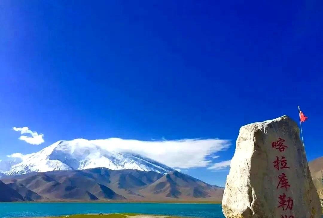 如今这世道，年轻人只有两条路可走。第一是考公，公务员的好处太多了，只要自己不作