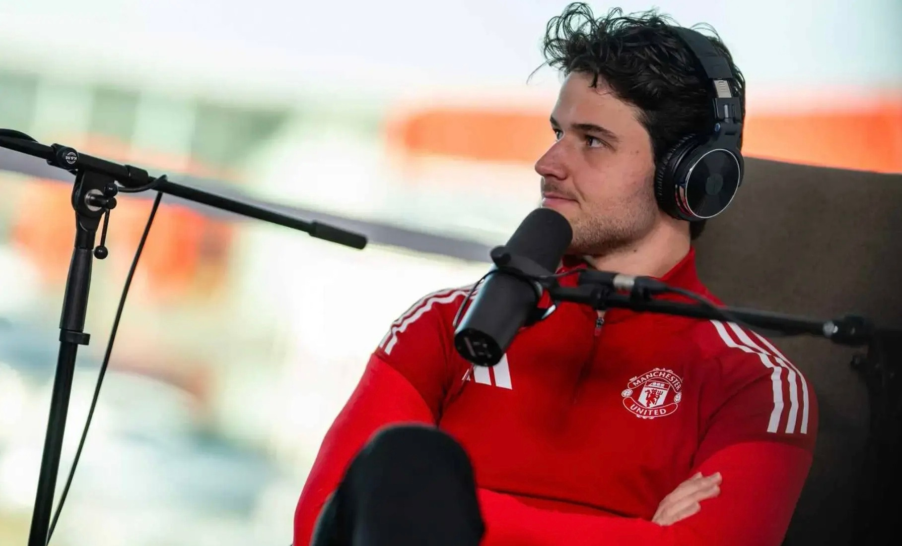 曼联门将拉门斯：“我来曼联时赶上国际比赛日，所以第一周几乎看不到人。但我在安特卫