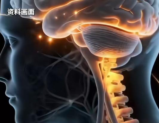 北京，一女子有高血压，她每天:早上测血压，见数值正常，便觉得自己控制得很好不料春