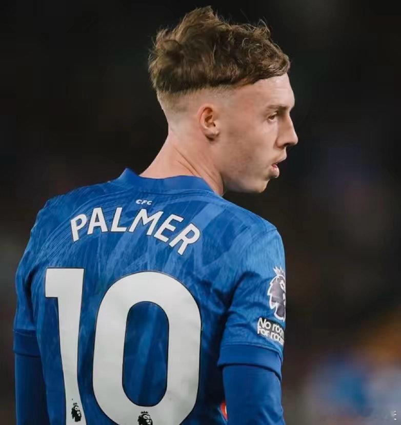 切尔西近期成绩为何不佳？主要有三点原因。首先，换帅不明智，亚姆-罗森尼尔战术大变