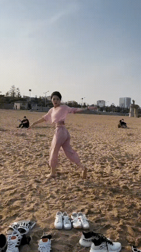 小姐姐翻车了[捂脸哭]